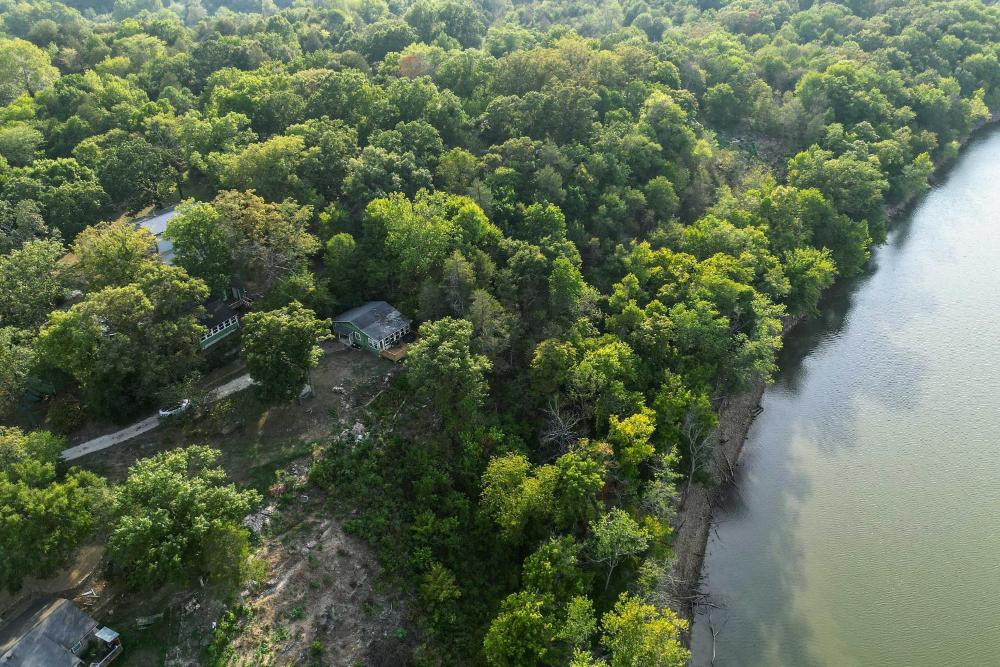 Private Eureka Springs Retreat with Hot Tub!